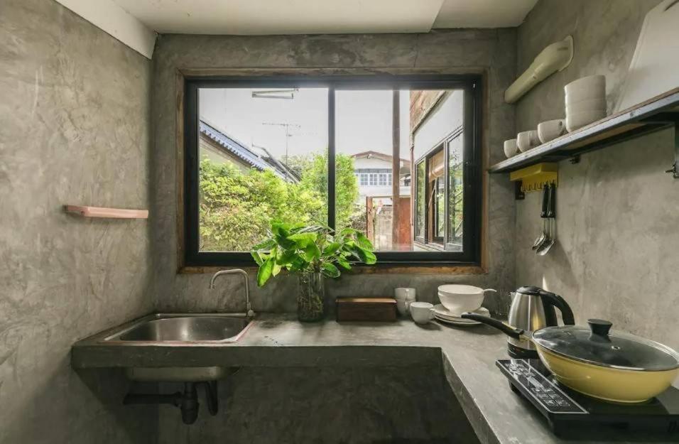 Nearthepark Backpack House Hostel Chiang Mai Bagian luar foto